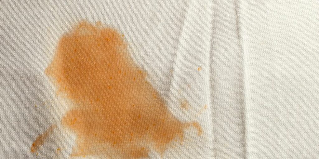 gele-vlekken-uit-dekbed-verwijderen