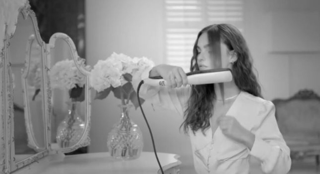 BaByliss ® Steam Lustre Styler ST595E in actie