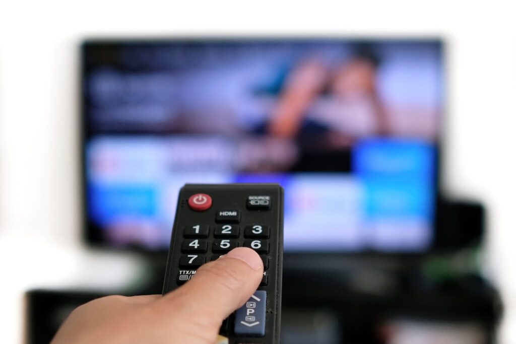 serie-binge-watchen-tijdens-lopen-op-inklapbare-loopband